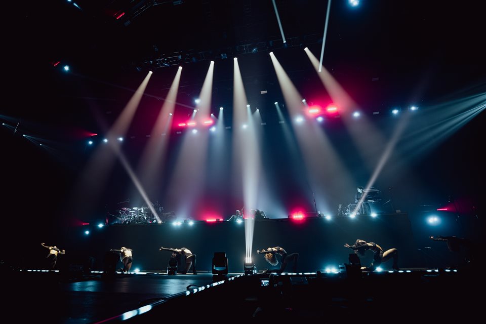 Marcus & Martinus Arena Tour · Arena stage and lighting